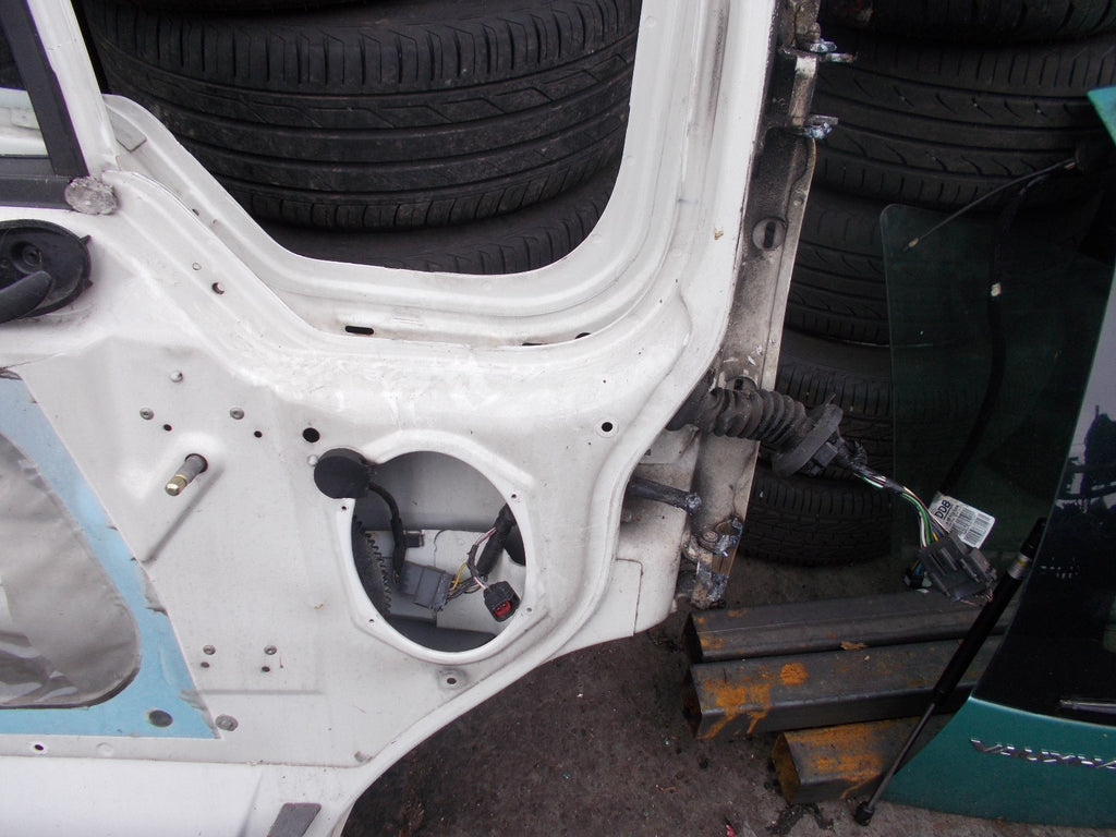 FORD TRANSIT 2003 NSF PASSENGER SIDE FRONT DOOR WHITE