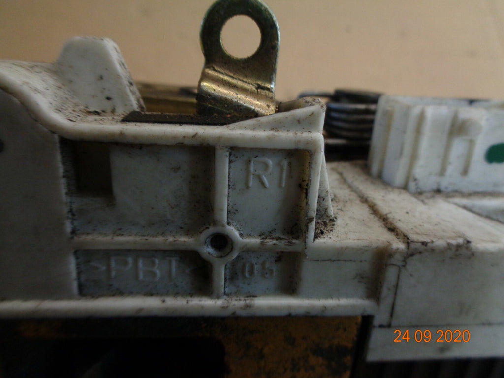 FIAT ULYSSE MK2 2003 2.0 HDI OFF DRIVER SIDE FRONT DOOR LOCK MECH MECHANISM