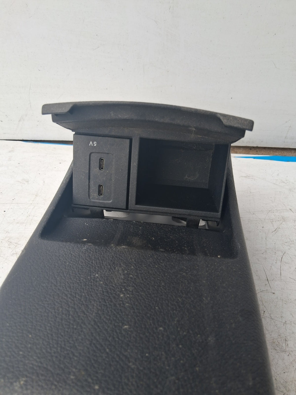 2020 MERCEDES A CLASS W177 REAR CENTRE CONSOLE & AIR VENTS + USB PORTS 1385087A