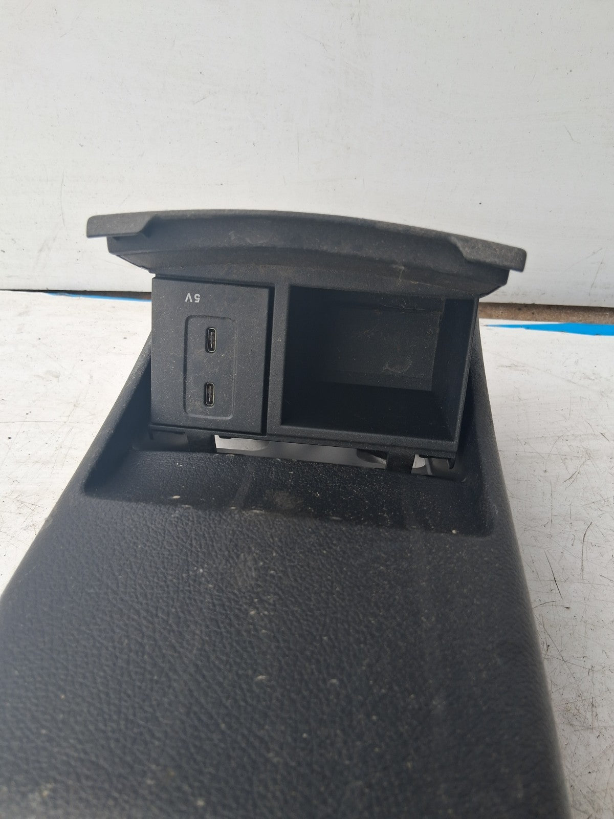 2020 MERCEDES A CLASS W177 REAR CENTRE CONSOLE & AIR VENTS + USB PORTS 1385087A