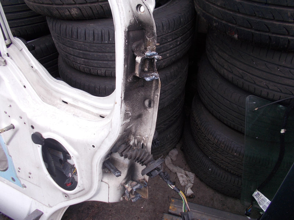 FORD TRANSIT 2003 NSF PASSENGER SIDE FRONT DOOR WHITE