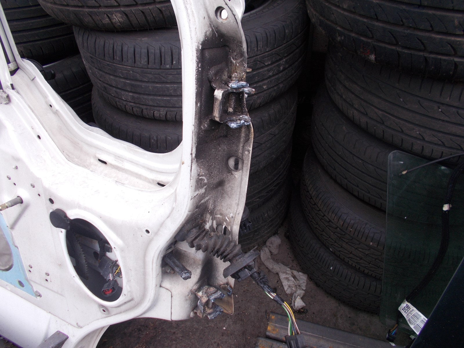 FORD TRANSIT 2003 NSF PASSENGER SIDE FRONT DOOR WHITE