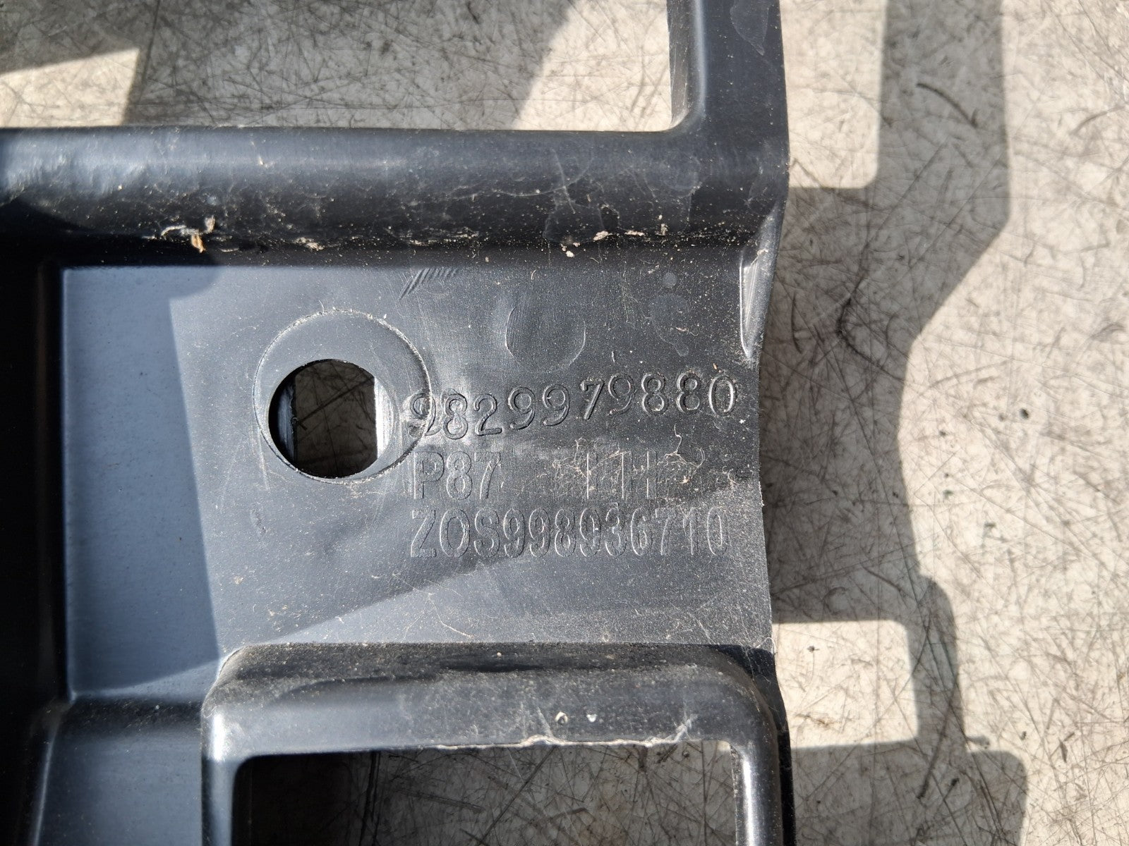 2019 PEUGEOT 5008 MK2 NSR PASSENGER SIDE REAR REAR BUMPER BRACKET 9829979880