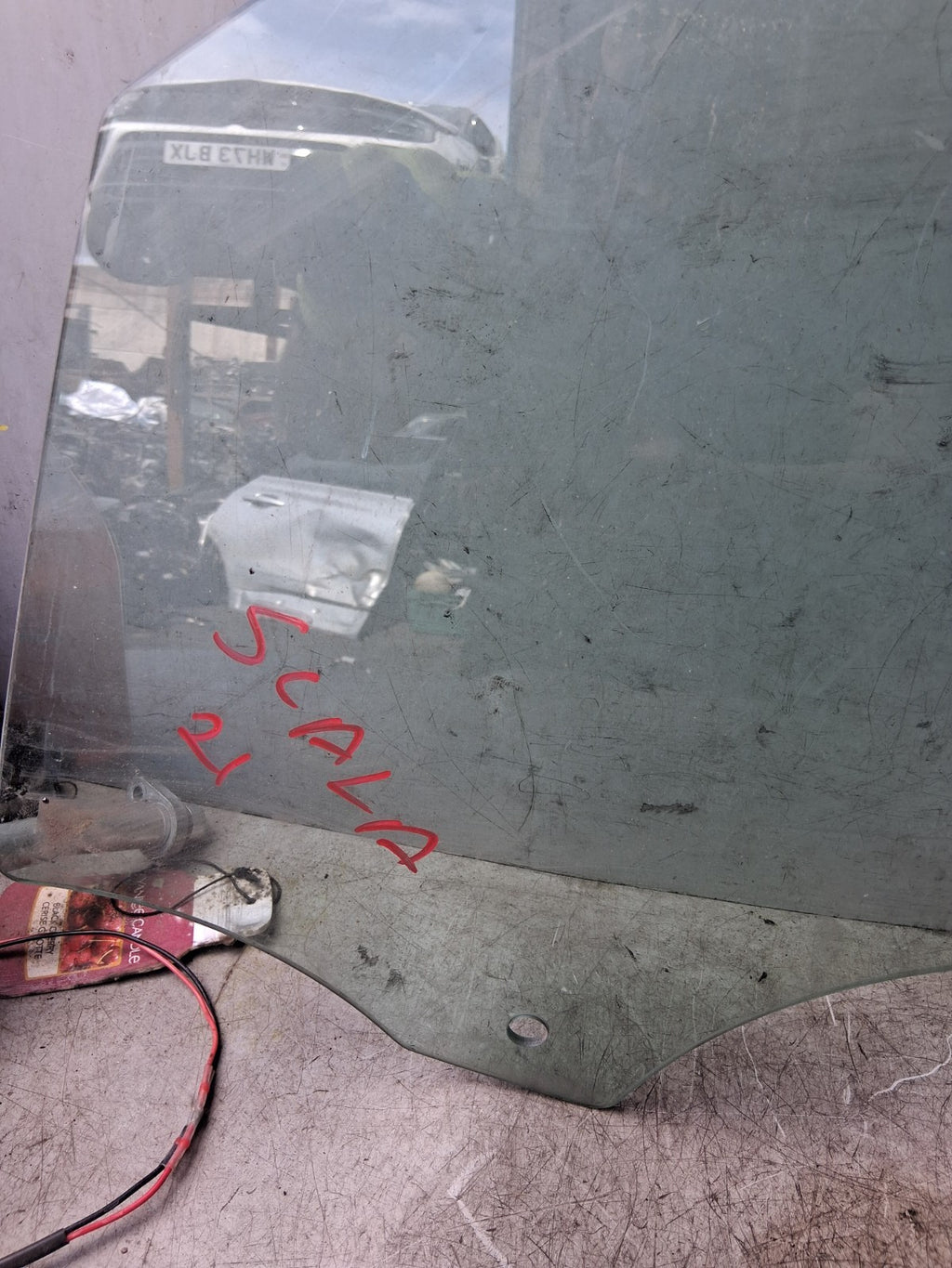 2021 SKODA SCALA NSF PASSENGER SIDE FRONT LEFT WINDOW GLASS