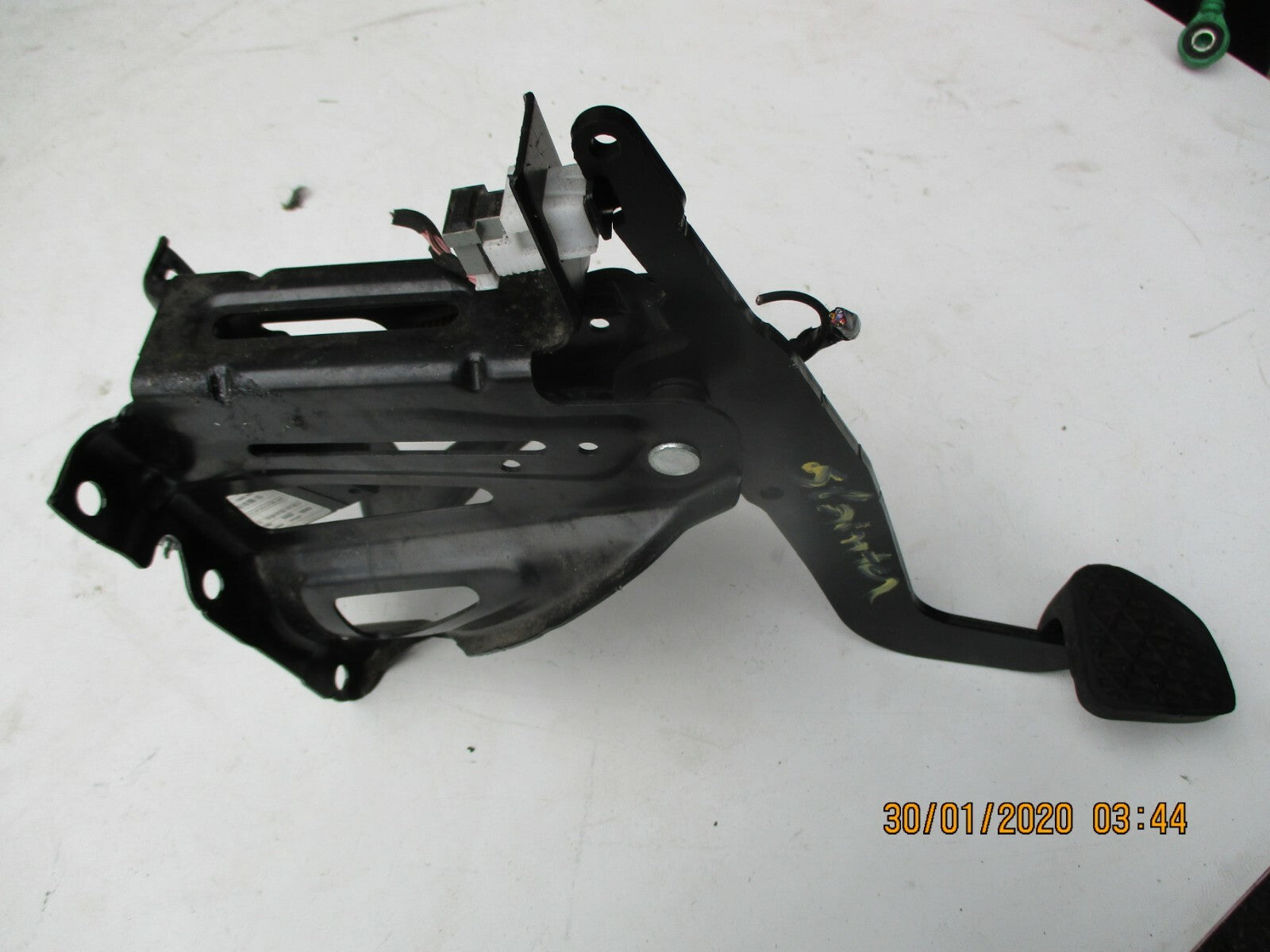 MERCEDES SPRINTER W906 2013 MANUAL FOOT BRAKE PEDAL BOX FRAME ASSEMBLY