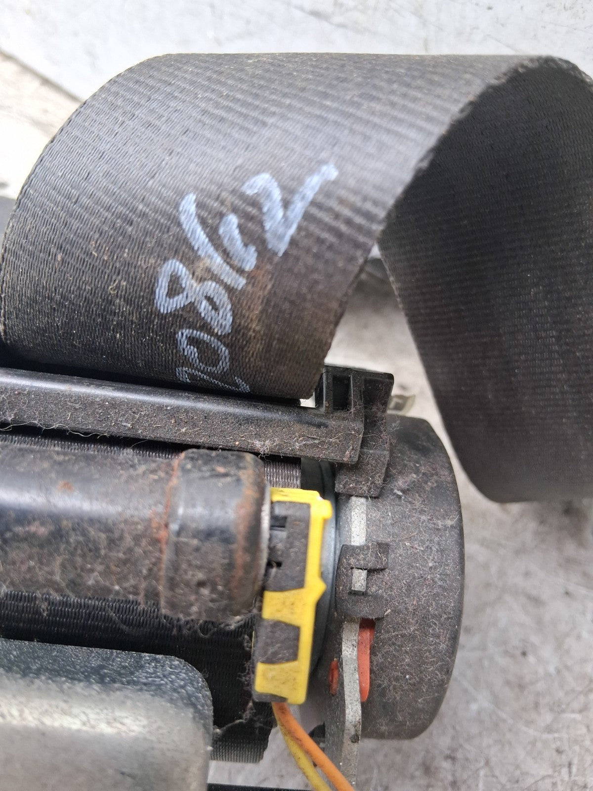2012 PEUGEOT 208 NSF PASSENGER SIDE FRONT LEFT SEAT BELT 98030003