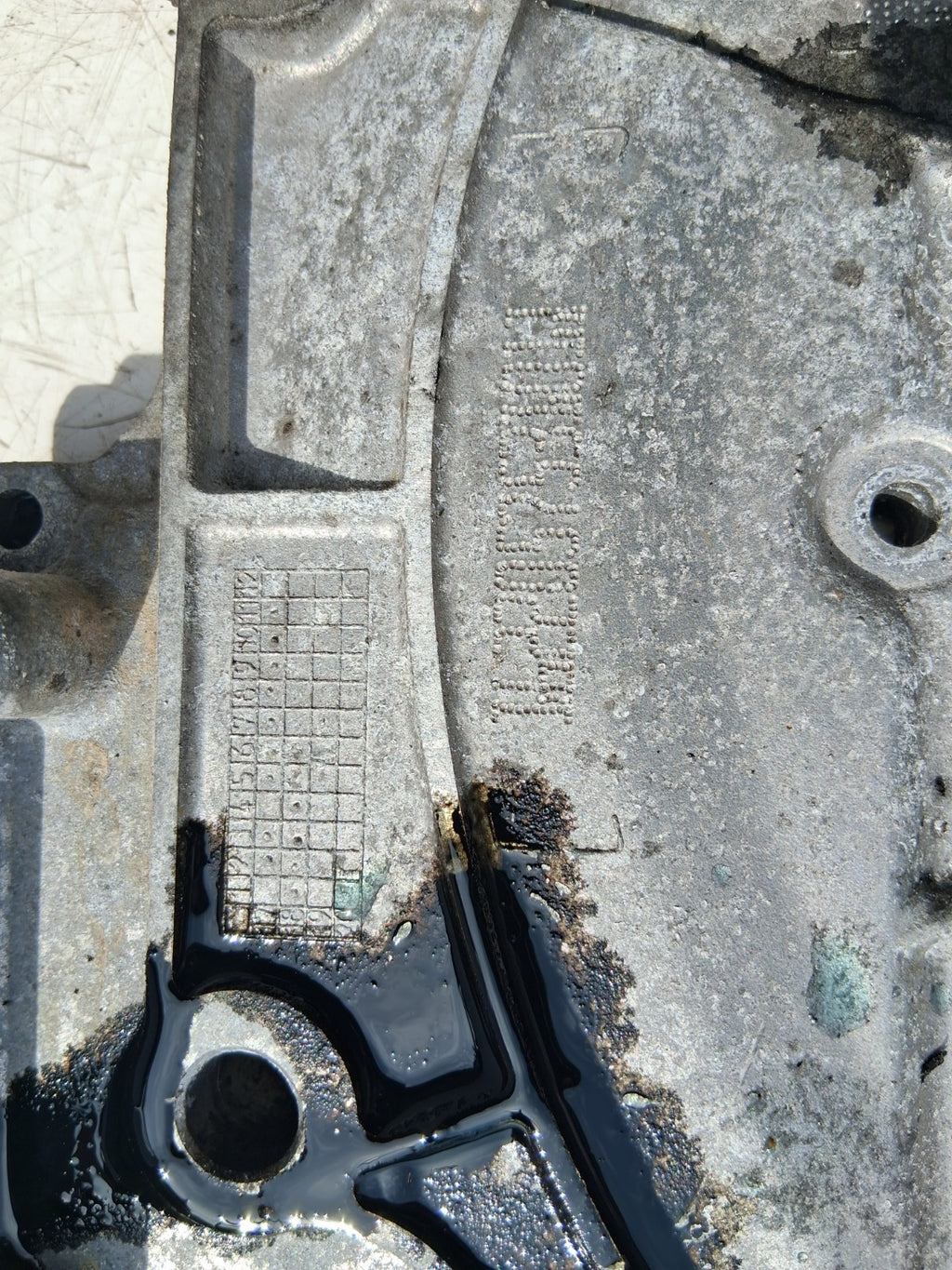 2018 BMW X1 F48 2.0 DIESEL TIMING CHAIN COVER 8514001