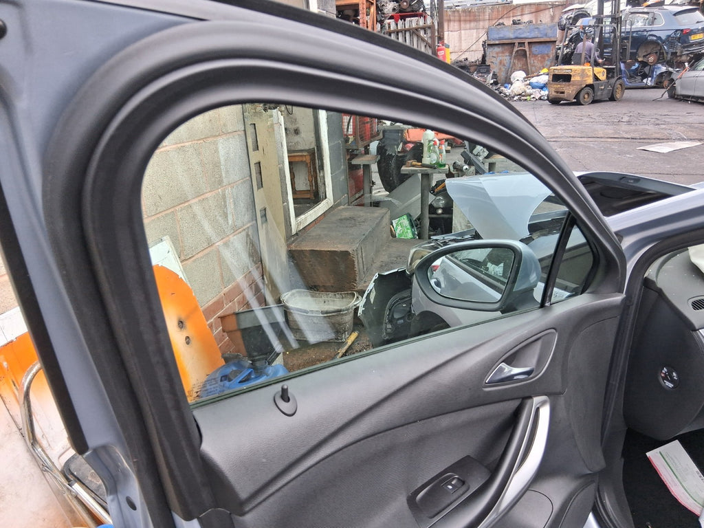 2019 VAUXHALL ASTRA K NSF PASSENGER SIDE FRONT LEFT WINDOW GLASS
