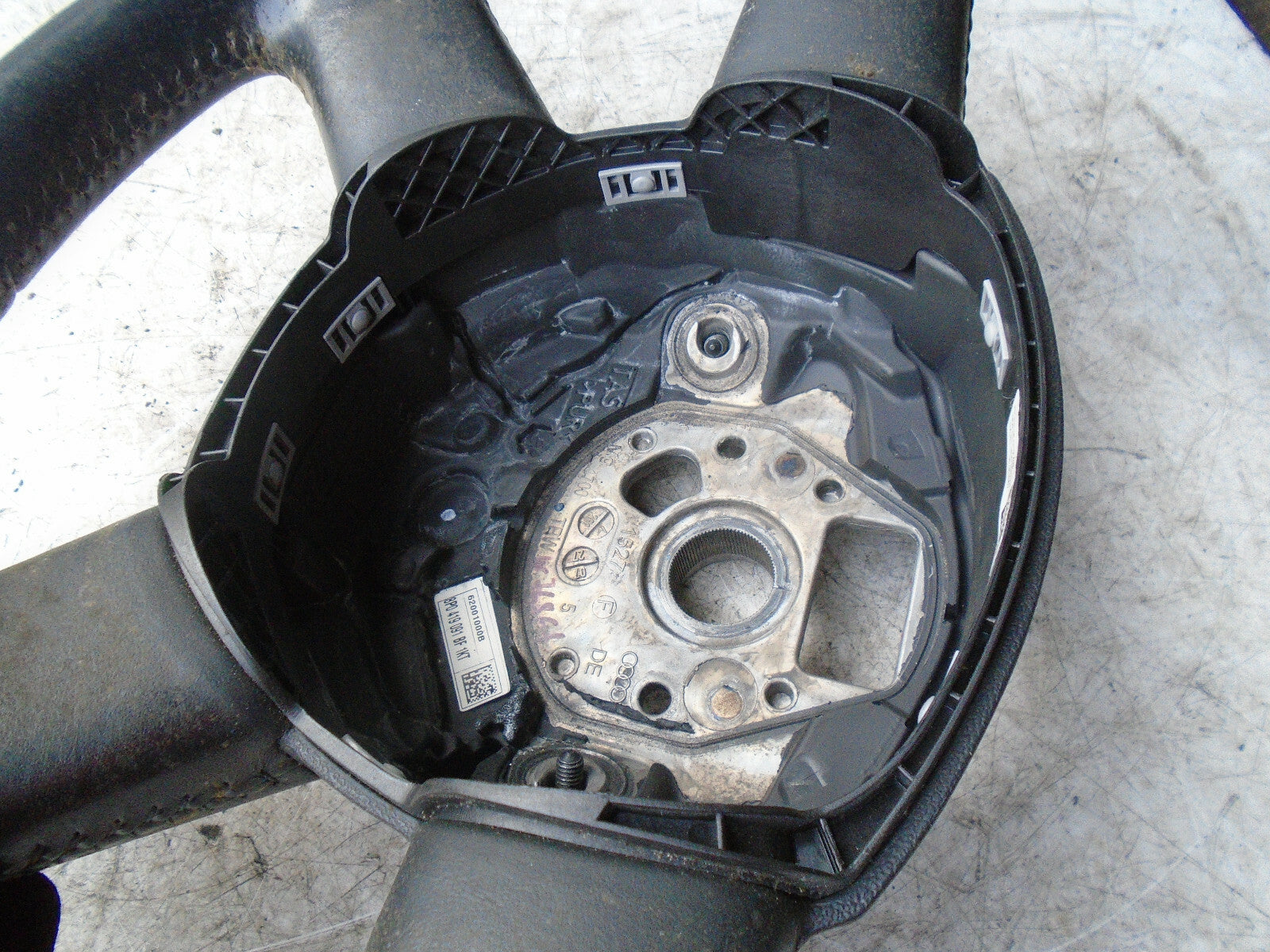 AUDI A4 2007 B7 LEATHER 4 SPOKE STEERING WHEEL