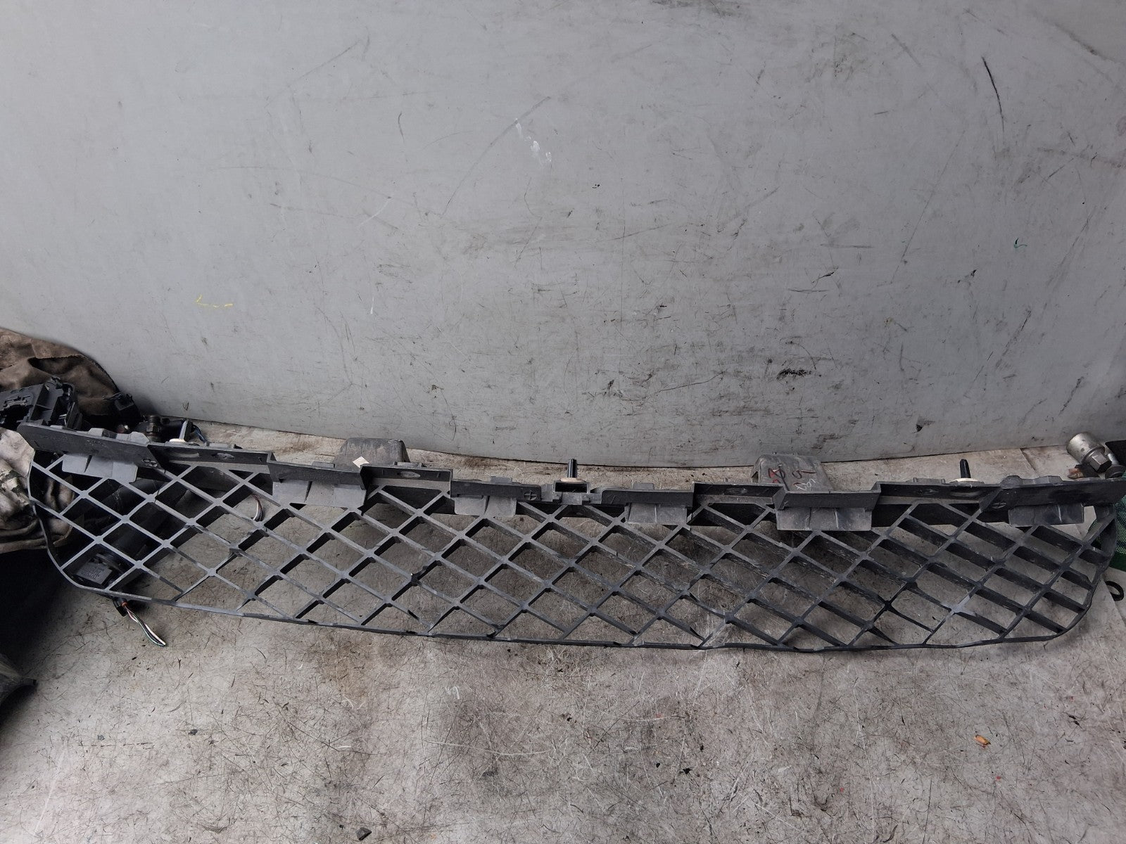 PEUGEOT 5008 MK2 2019 FRONT BUMPER LOWER GRILLE GRILL