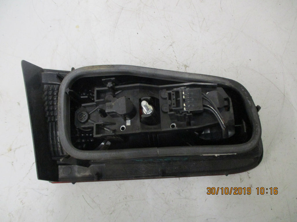 RENAULT LAGUNA MK2 2005 FACELIFT OSR DRIVER SIDE REAR BRAKE TAIL LIGHT INNER