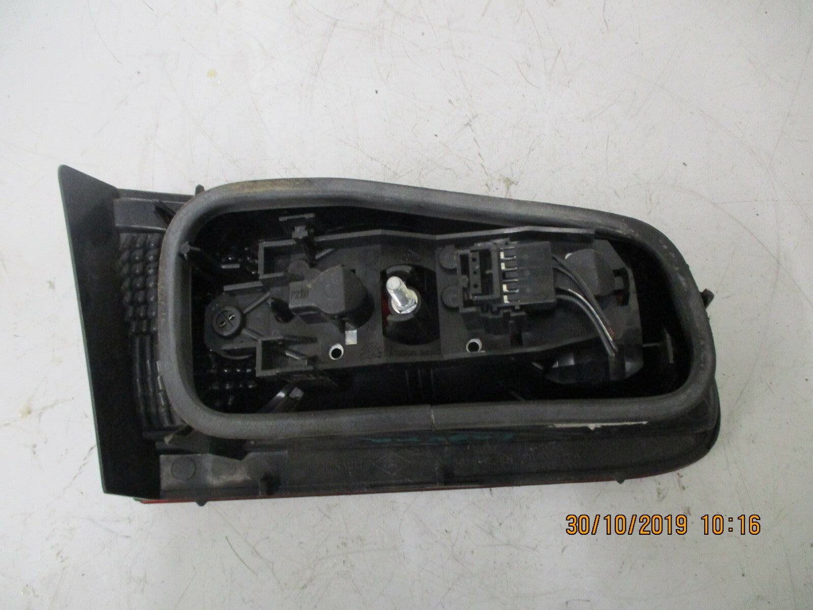 RENAULT LAGUNA MK2 2005 FACELIFT OSR DRIVER SIDE REAR BRAKE TAIL LIGHT INNER