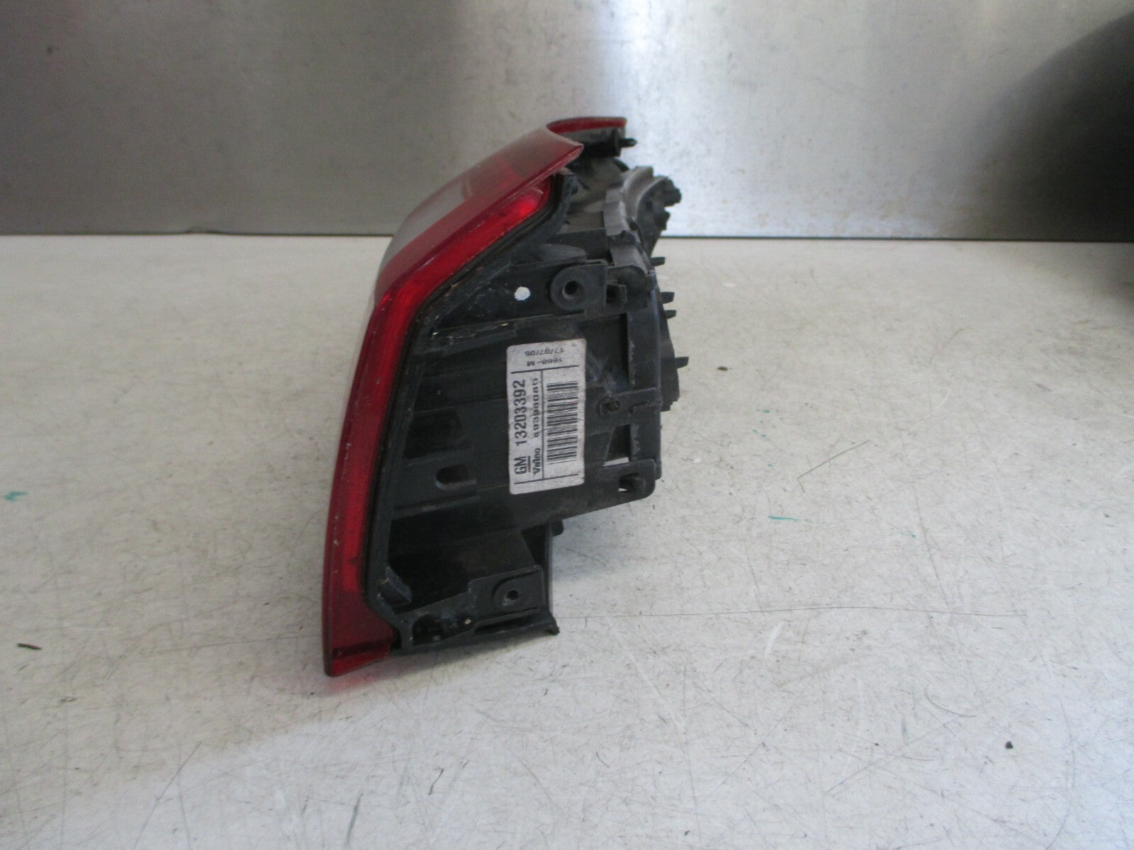 VAUXHALL MERIVA 2005 OSR DRIVER SIDE REAR LIGHT LAMP 13203392