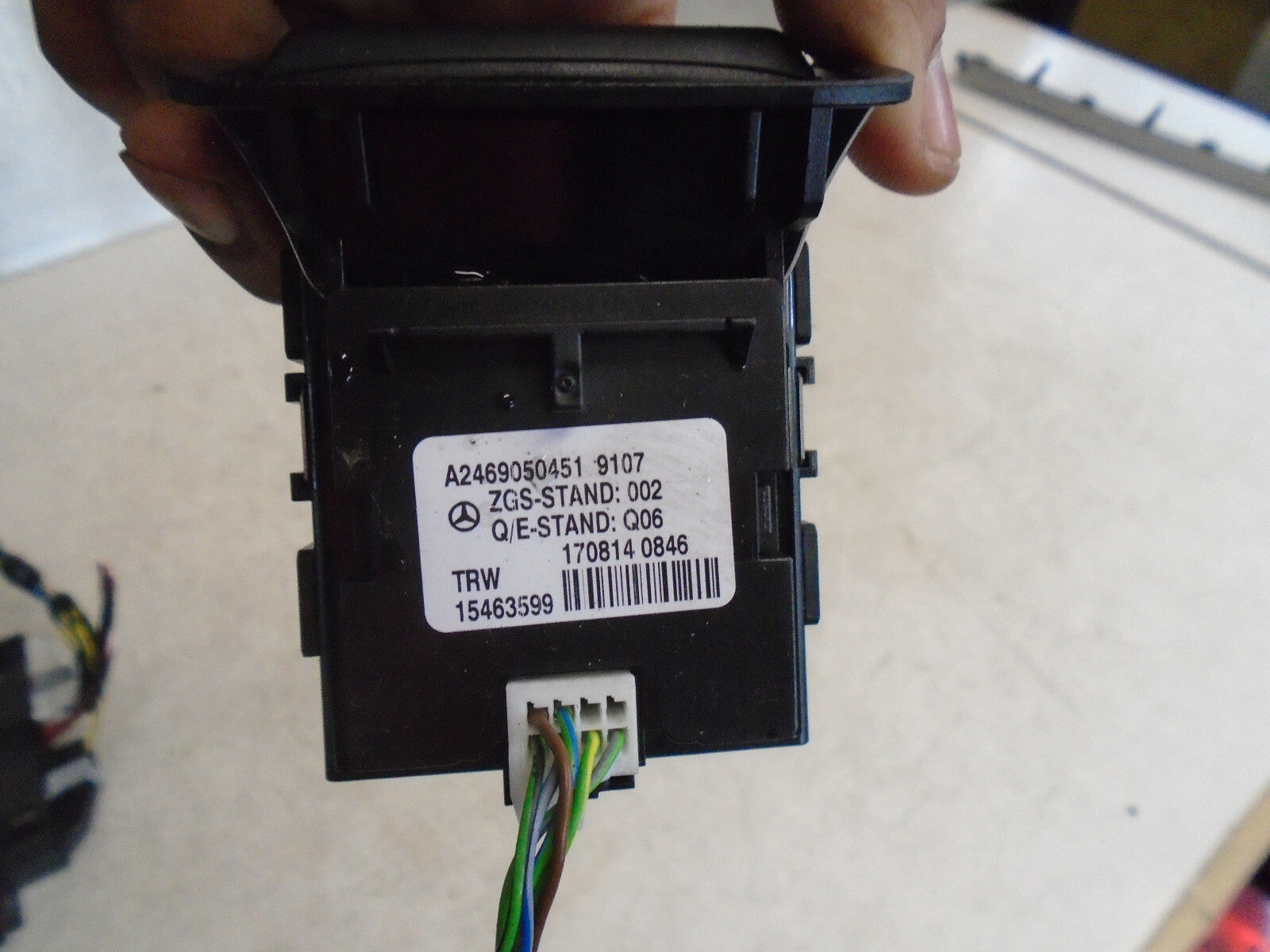MERCEDES BENZ A CLASS W176 2017 ELECTRONIC HANDBRAKE RELEASE SWITCH A2469050451