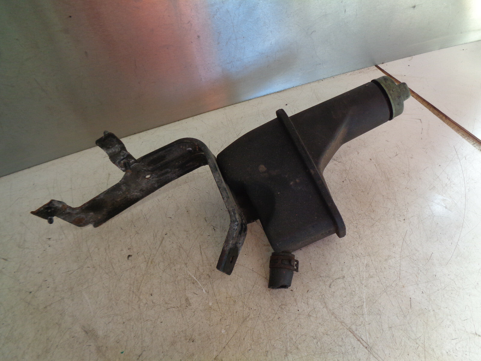 VW VOLKSWAGEN LT 35 2001-2006 POWER STEERING FLUID TANK 2D0422371