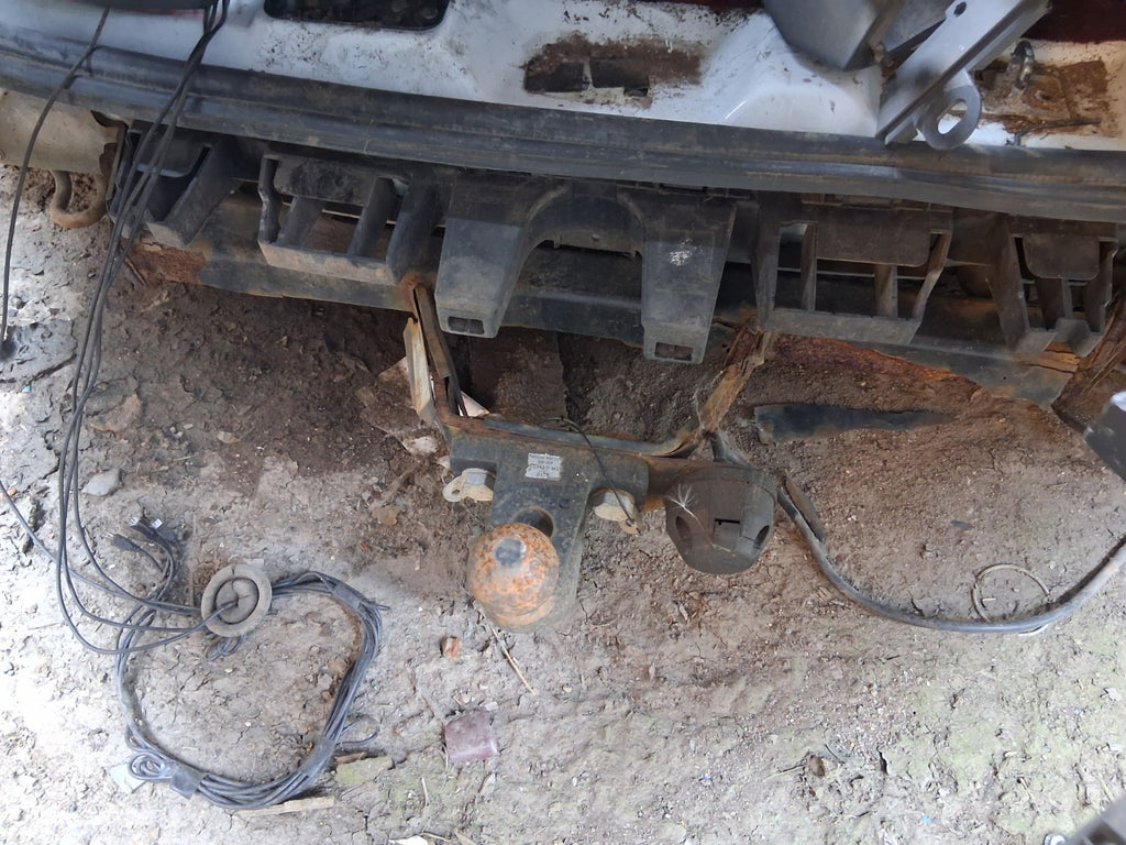 2015 FORD TRANSIT COURIER MK1 REAR METAL TOW BAR WITH ELECTRICS