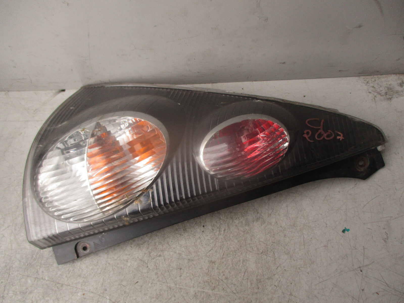2007 CITROEN C1 NSR PASSENGER SIDE REAR LEFT TAIL LIGHT TAIL LAMP  815600H050
