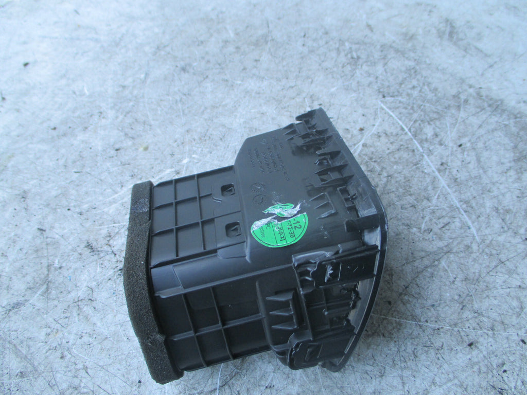 VAUXHALL VIVA 2018 OSF DRIVER SIDE AIR VENT BLACK 95250705