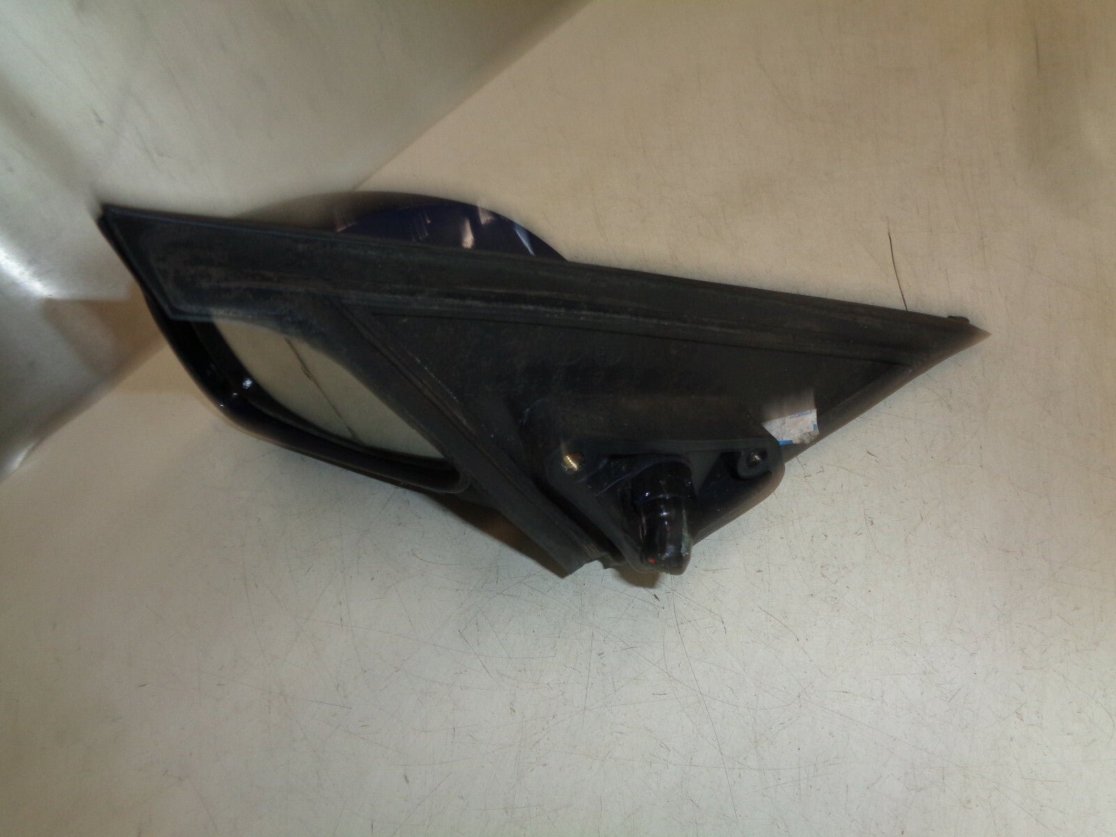 HYUNDAI ACCENT MK2 2000 NSF PASSENGER SIDE FRONT MANUAL DOOR WING MIRROR DAMAGED