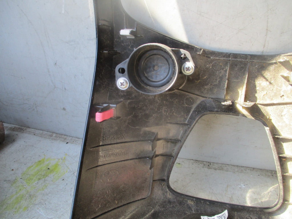 2019 PEUGEOT 108 CENTER DASHBOARD SURROUND TRIM HAZARD WARNING SWITCH 1389232X