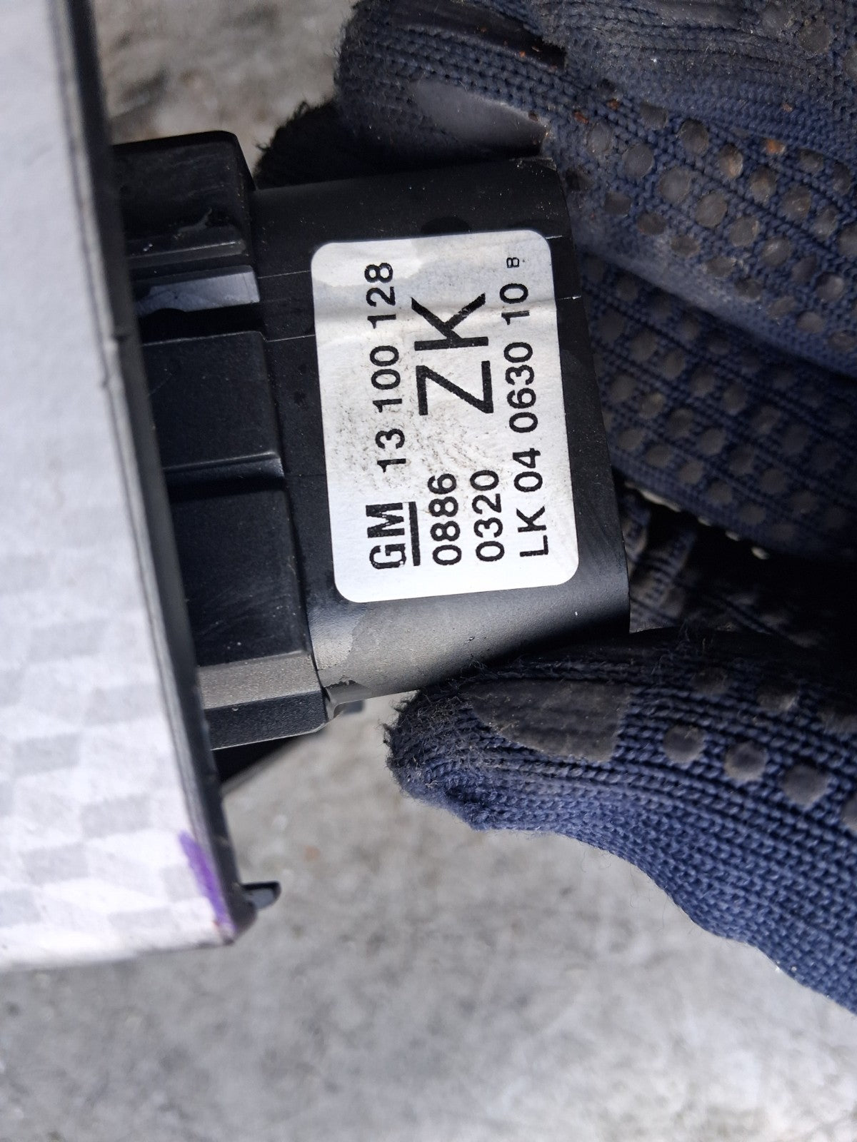 VAUXHALL ASTRA H 2006  HEADLIGHT CONTROL SWITCH 13100128