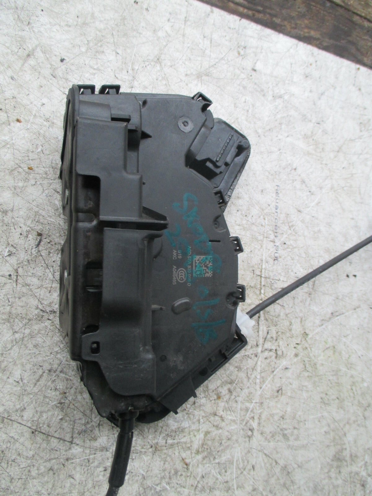 SKODA FABIA 2018 MK3 NJ OSR REAR DRIVER SIDE DOOR LOCK MECHANISM 5E0837349