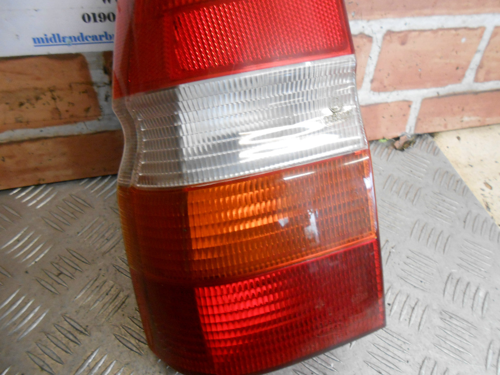FORD ESCORT ESTATE MK7 2000 NSR PASSENGER SIDE REAR BRAKE TAIL LIGHT 91AG13A603