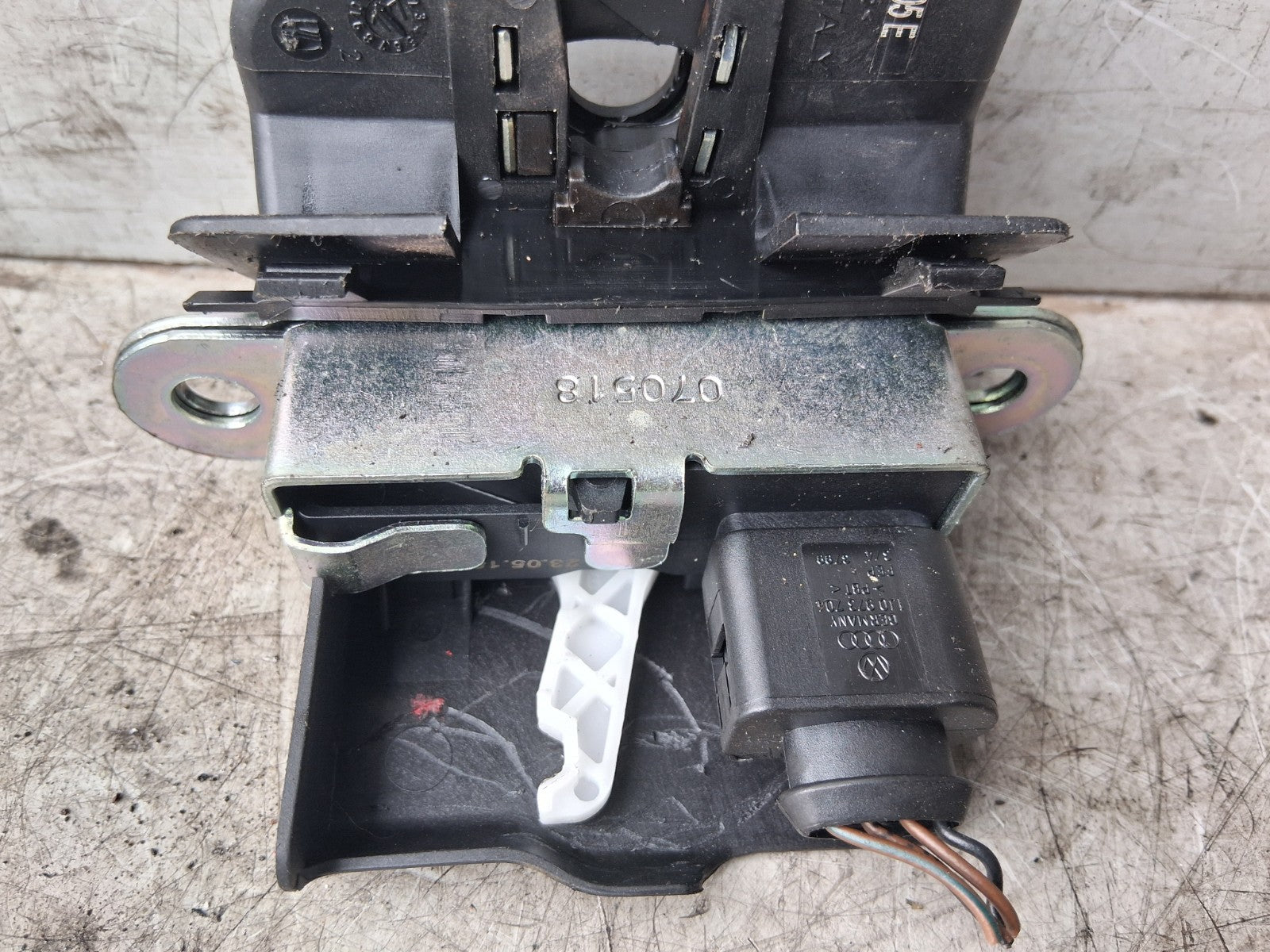 2010 SEAT LEON MK2 FACELIFT REAR BOOT LOCK CATCH MECHANISM 1P9827645