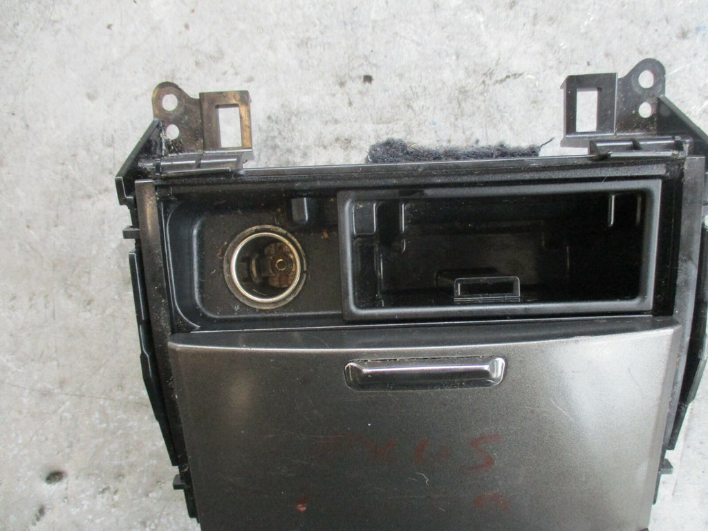LEXUS IS XE20 CENTRE 12V OUTLET & ASH TRAY GREY