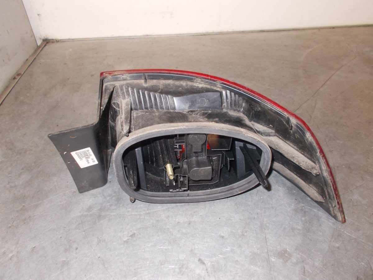 RENAULT LAGUNA 2005 MK2 NSR PASSENGER SIDE REAR TAIL LIGHT 23450102