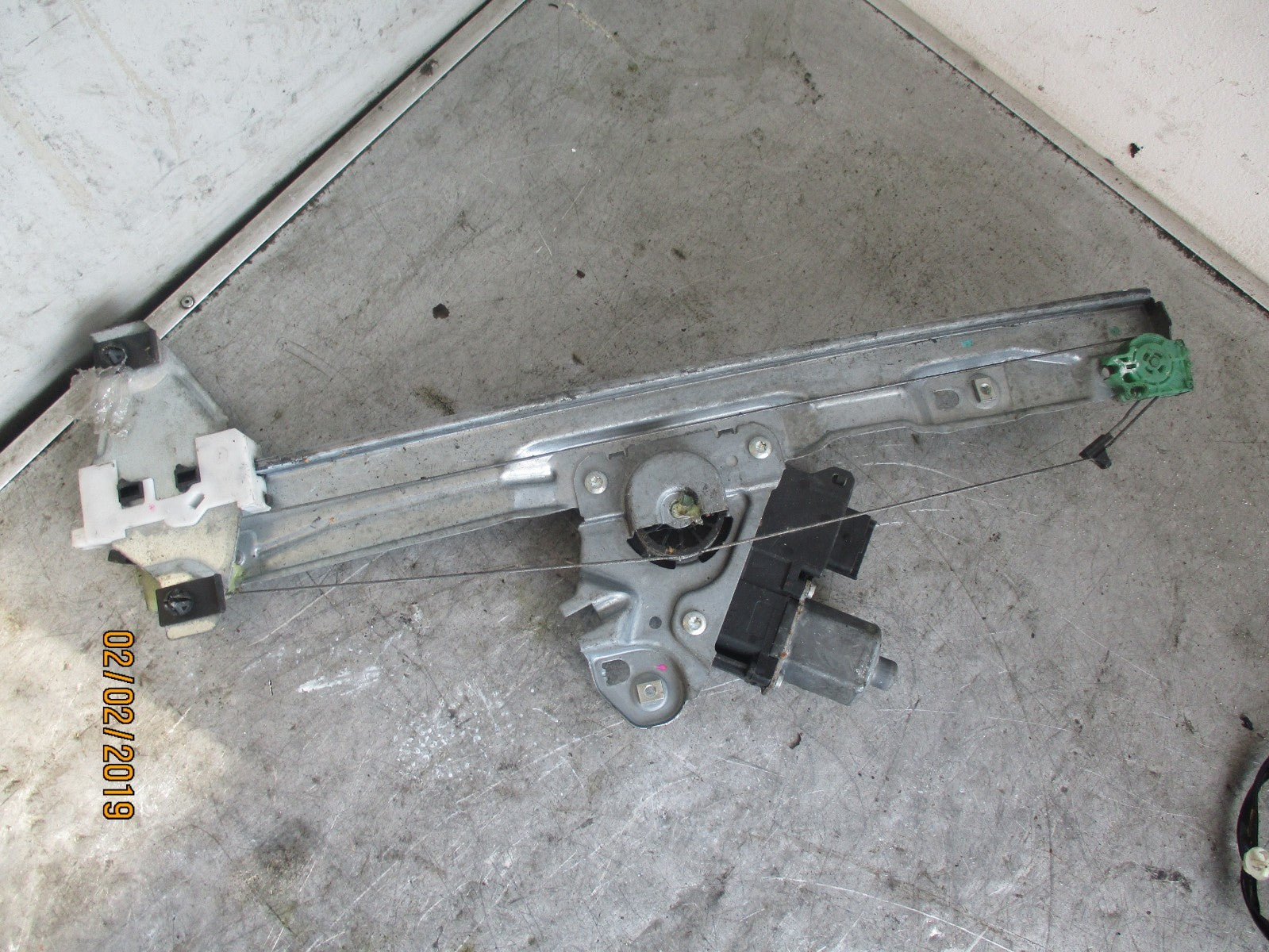 PEUGEOT 308 2008 NSF PASSENGER SIDE FRONT REGULATOR 9657247680