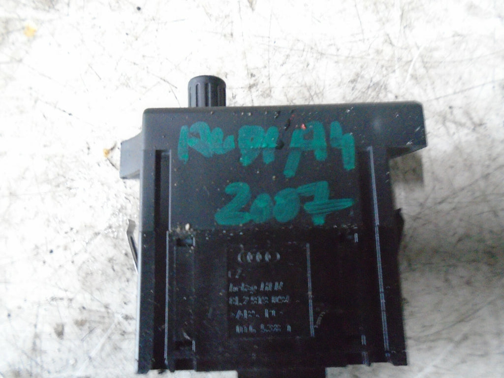 AUDI A4 2007 B7 HEADLIGHT LEVEL CONTROL SWITCH 8E2919094