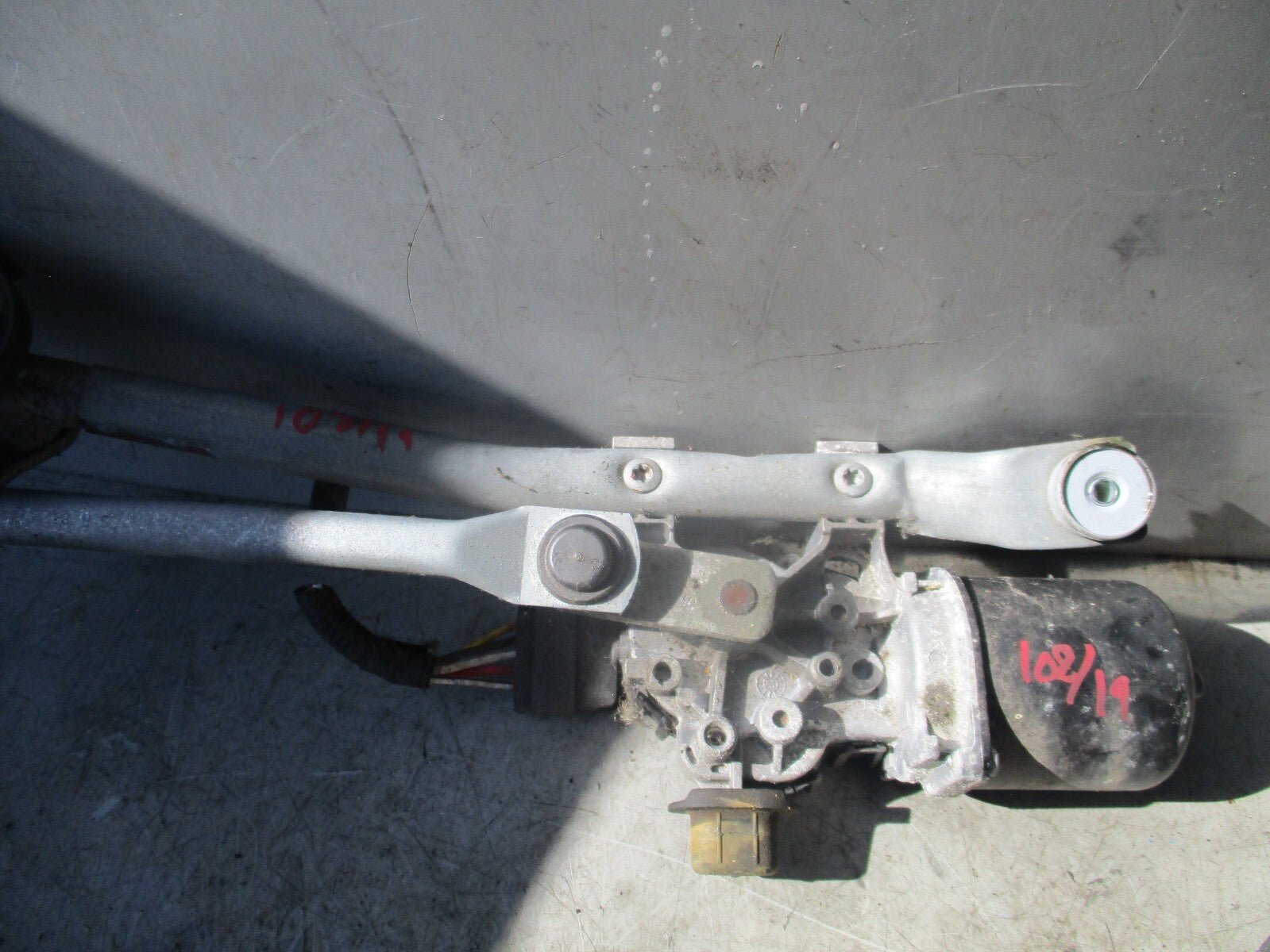 2019 PEUGEOT 108 FRONT WINDSCREEN WIPER MOTOR & LINKAGES 42660760