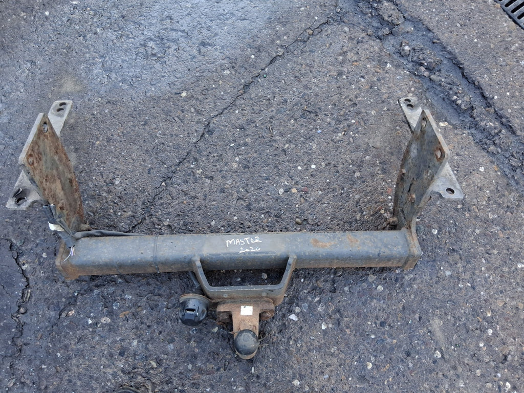 2020 RENAULT MASTER MK3 TOWBAR METAL WITH ELECTRICS
