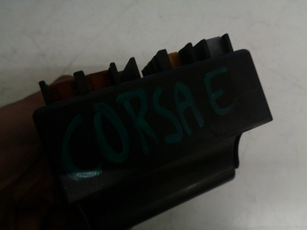VAUXHALL CORSA E 2018 1.4 PETROL FUSE BOX 2B0Z4010F