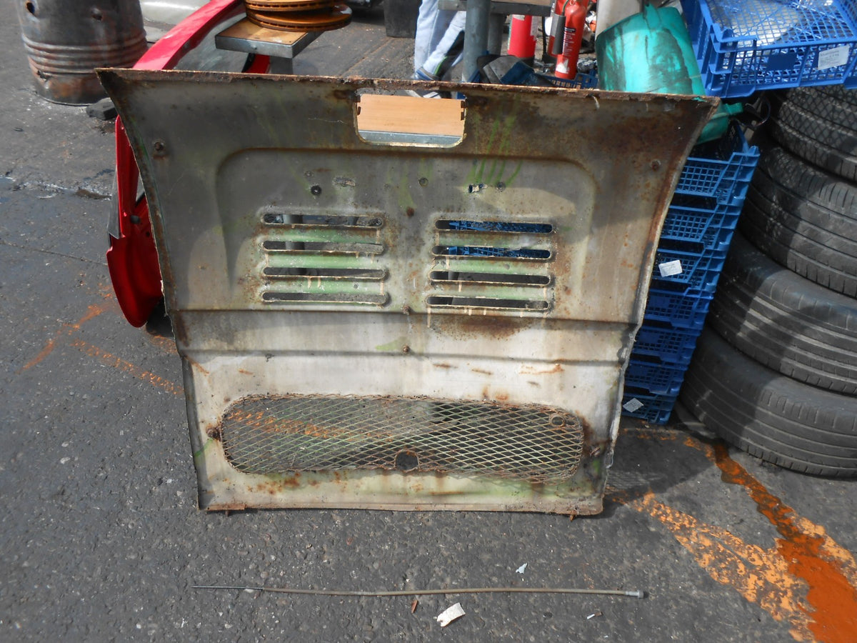 BMC AUSTIN LEYLAND MORRIS 420 FG 6 CYLINDER PETROL STEEL FRONT PANEL