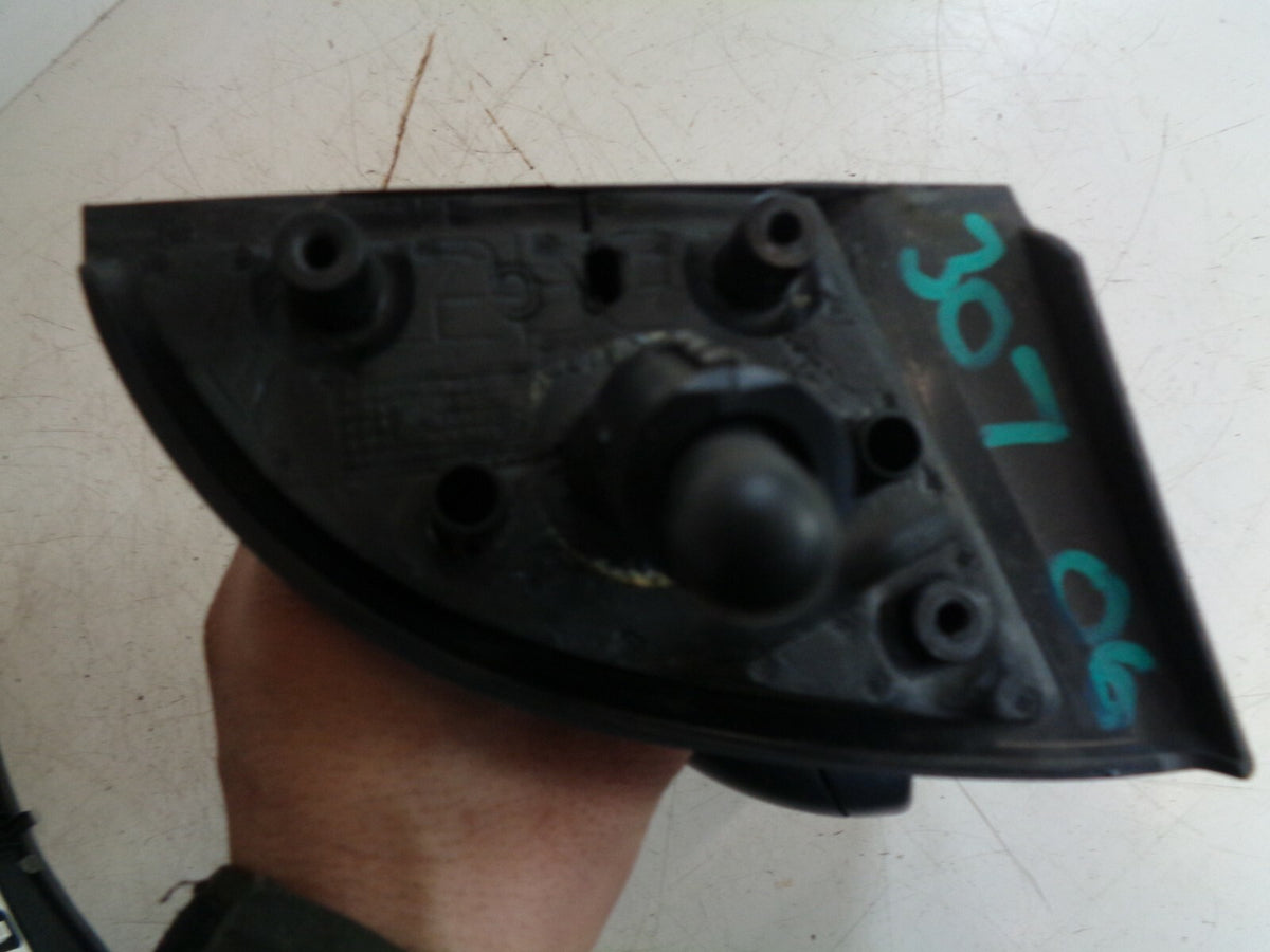 PEUGEOT 307 2006 1.4 PETROL NS PASSENGER SIDE MANUAL WING MIRROR BLACK