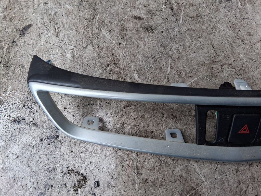 2020 NISSAN QASHQAI J11 MK2 FACELIFT HAZARD SWITCH TRIM PANEL COVER
