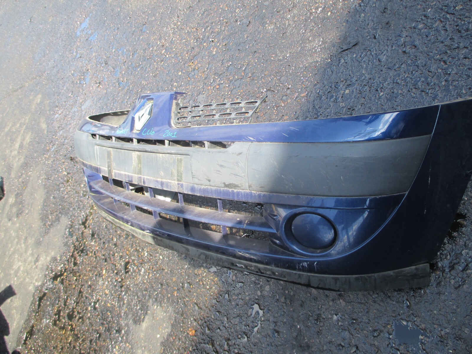 RENAULT CLIO MK2 2001 COMPLETE FRONT BUMPER BLUE