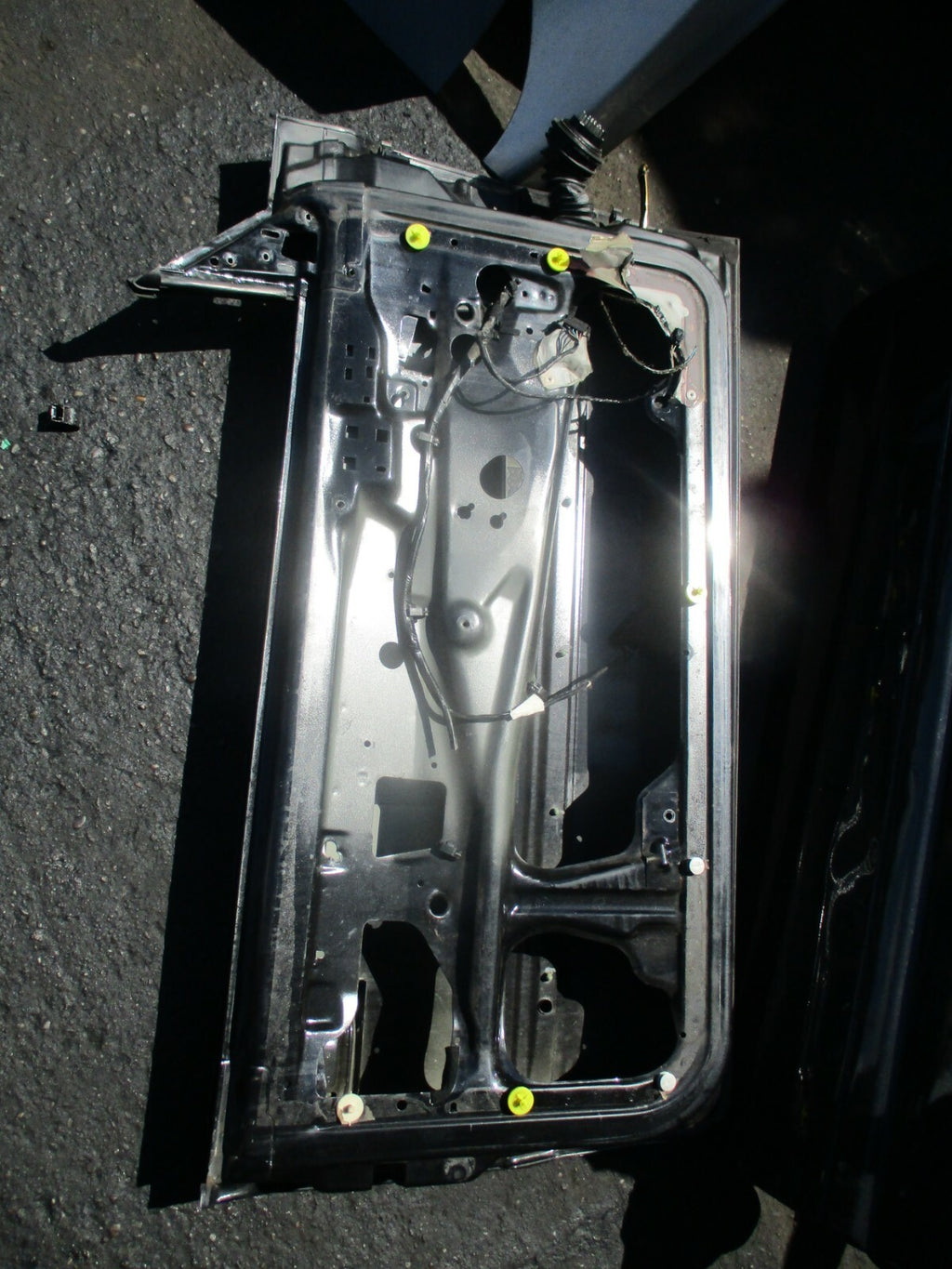 VW VOLKSWAGEN GOLF CABRIO 1998 BARE NS PASSENGER SIDE DOOR SHELL FRAME BLACK