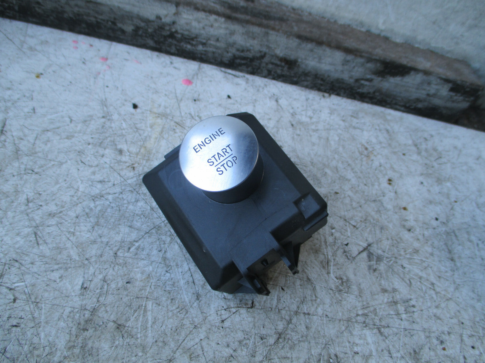 MERCEDES GLA MK1 X156 2019 IGNITION CONTROL MODULE A2469057503