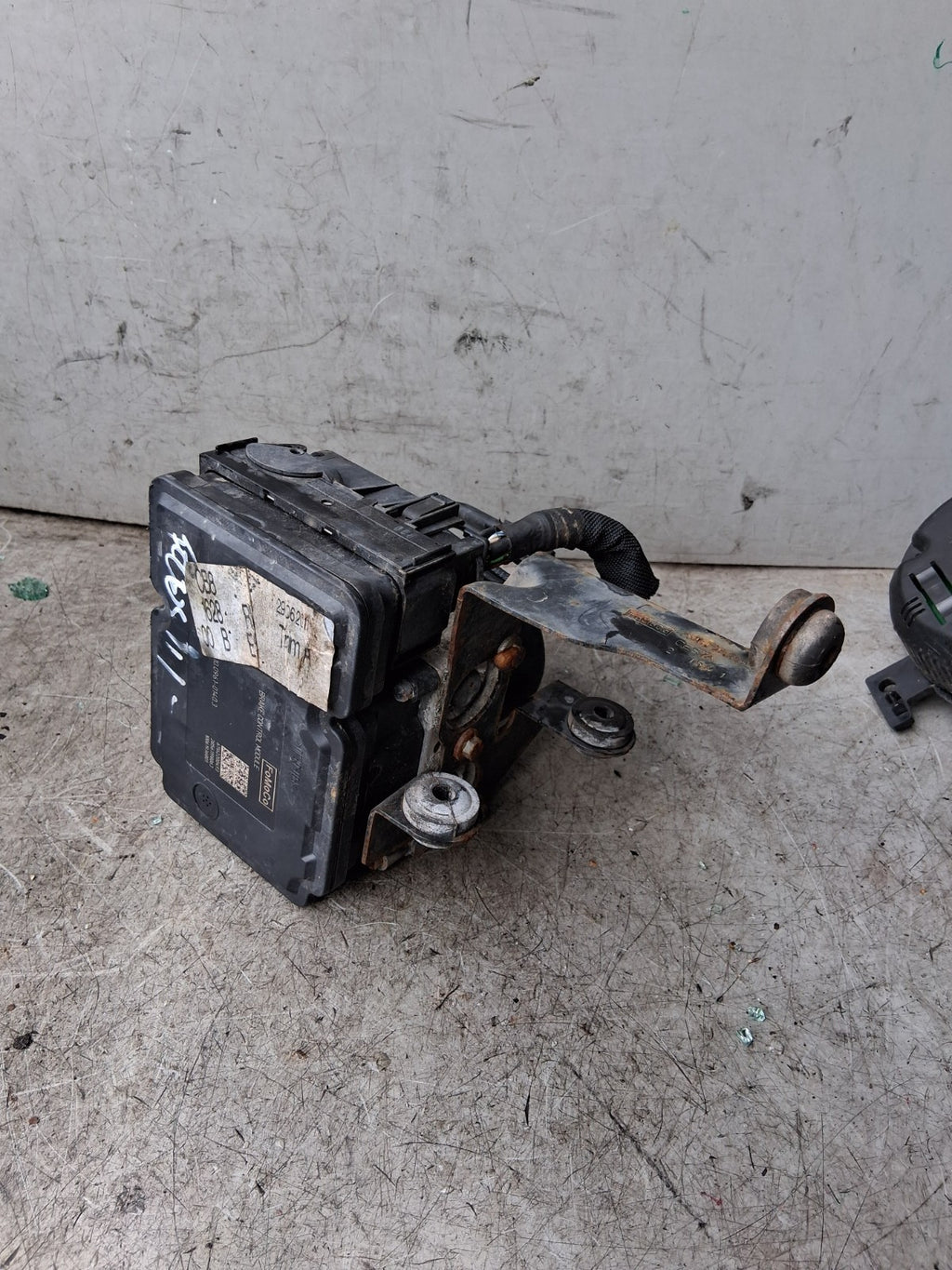 2011 FORD FOCUS ABS PUMP MODULATOR BV61-2C405-AF