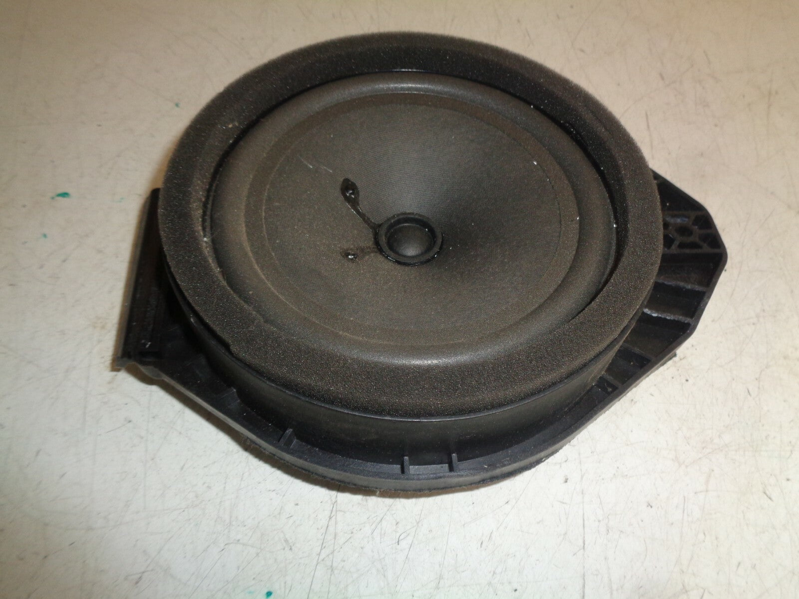 VAUXHALL VIVA 2016 OSF DRIVER SIDE FRONT DOOR SPEAKER