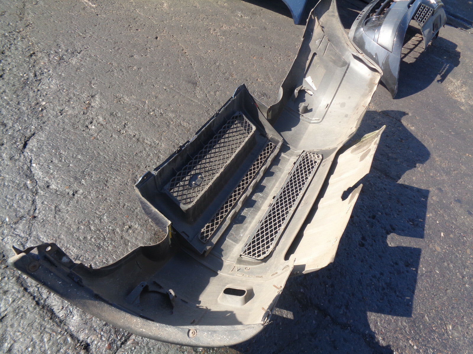 LAND ROVER FREELANDER MK1 FACELIFT FRONT BUMPER GREY