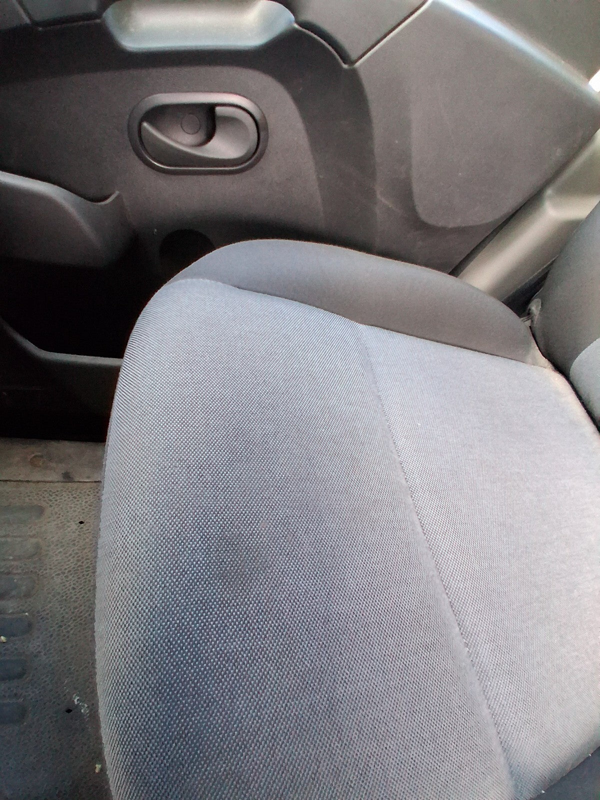 2024 NISSAN INTERSTAR MK2 OSF DRIVER SIDE FRONT SINGLE SEAT WITH LEATHER ARMREST