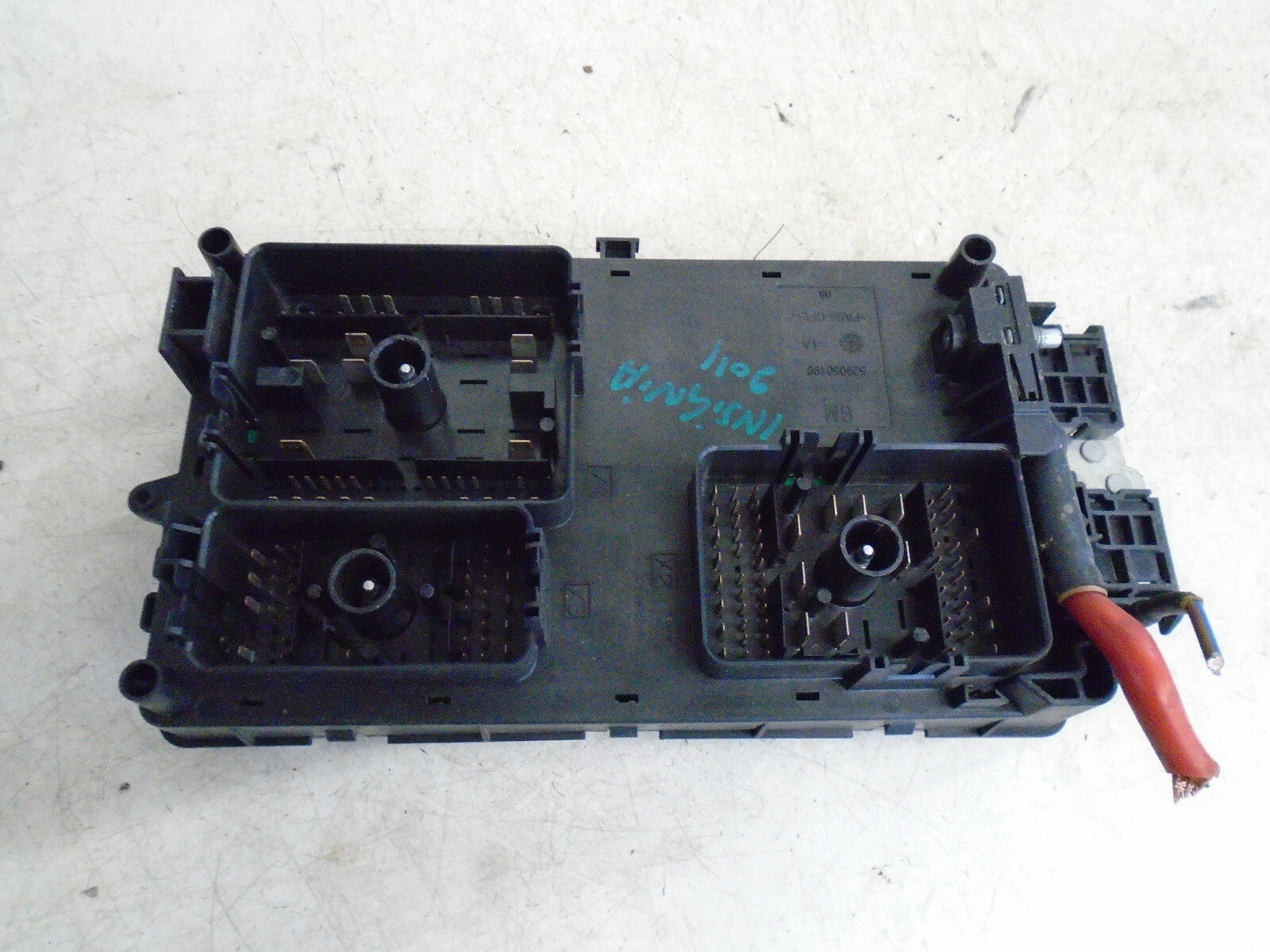 VAUXHALL INSIGNIA MK1 2011 2.0 CDTI UNDER BONNET FUSE BOX RELAY 13275881
