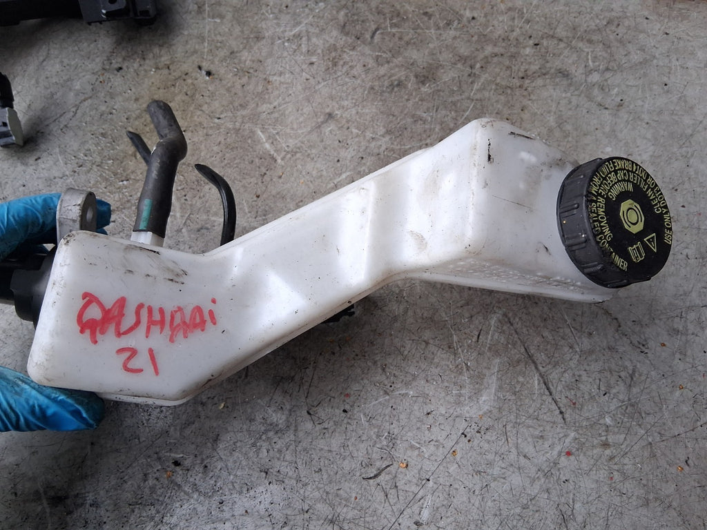 2021 NISSAN QASHQAI J11 1.5 DIESEL BRAKE FLUID SERVO TANK RESERVOIR 0204796652