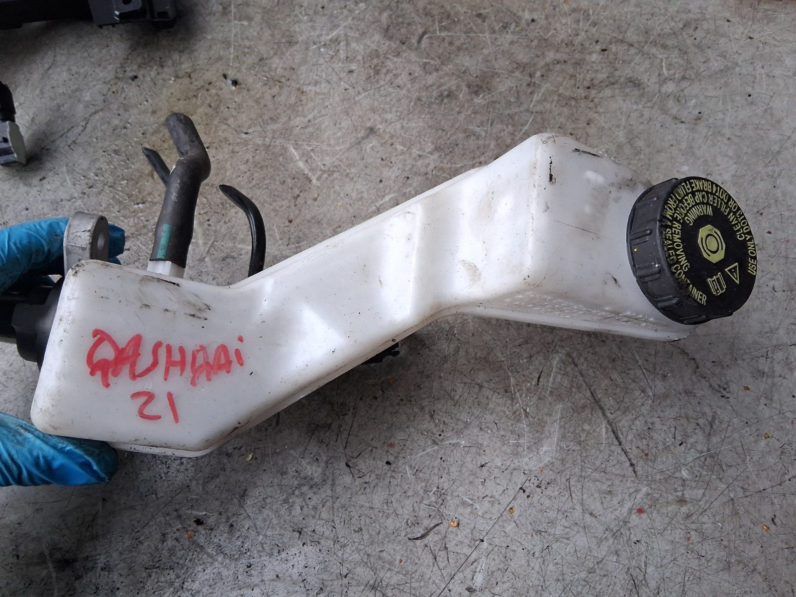 2021 NISSAN QASHQAI J11 1.5 DIESEL BRAKE FLUID SERVO TANK RESERVOIR 0204796652
