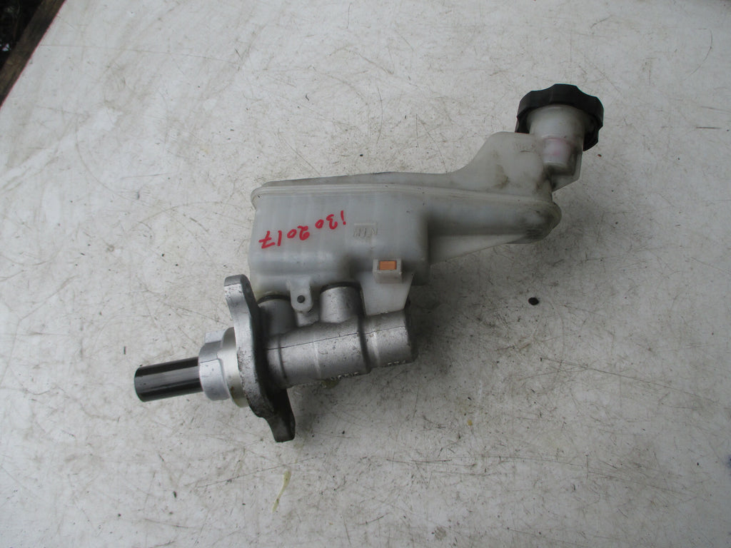 HYUNDAI I30 2014 MK2 BRAKE MASTER CYLINDER RESERVOIR BOTTLE TANK ASSEMBLY UNIT