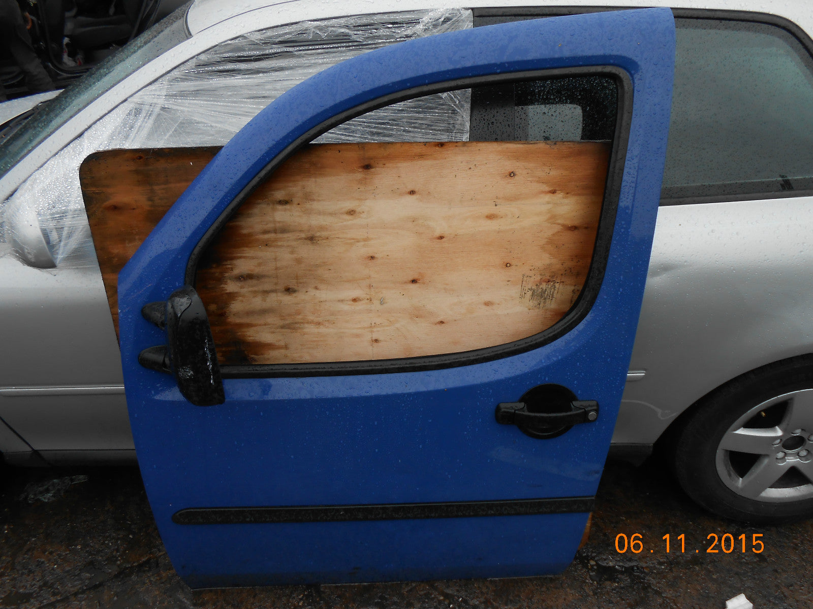FIAT DOBLO MPV 2004 NSF PASSENGER SIDE FRONT BARE DOOR WITH HANDLE WING MIRROR